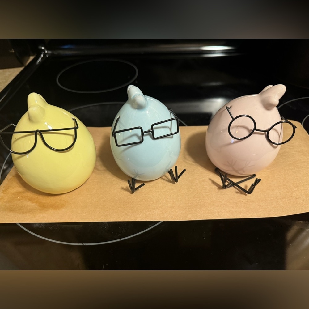 3 ceramic chicks with metal glasses